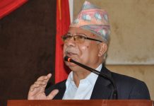 देखेर अमेरिकाका पूर्व राष्ट्रपति बाराक ओबामा आफुसँग हात मिलाउन आए