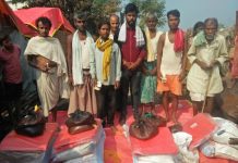 प्रदेश सांसद यादवले अग्नि पीडि़तलाइ निजी स्रोतबाट गरे सहयोग