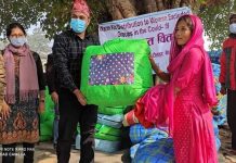 माण्डवीले गैडाटारका बिपन्नलाई गरे न्यानो कपडा बितरण