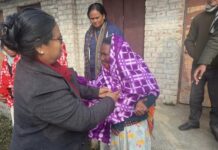 शितलहरबाट बचाउन सांसद चौधरीद्वारा ज्येष्ठ नागरिकलाई न्यानो कपडा वितरण